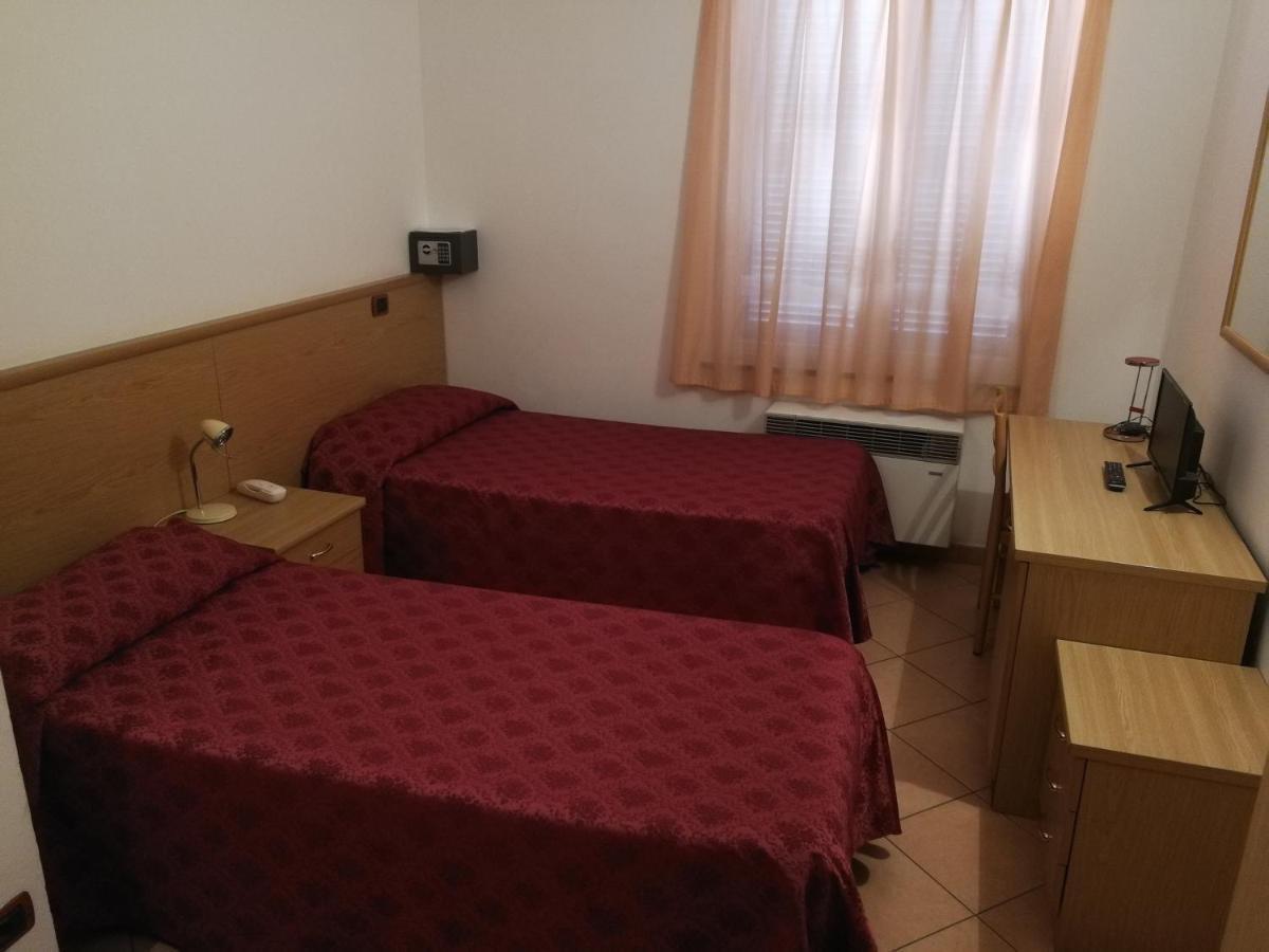 Albergo Della Stazione Cairo Montenotte Δωμάτιο φωτογραφία