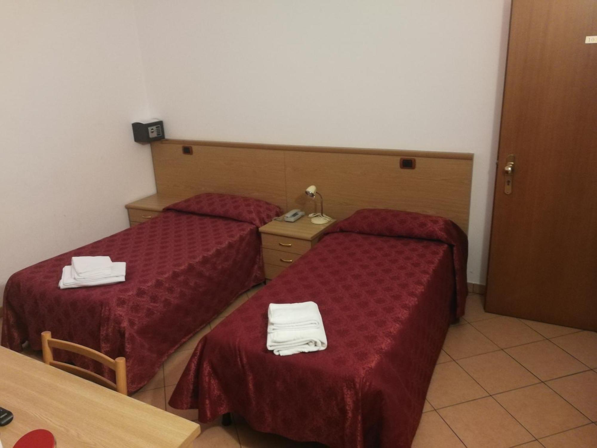 Albergo Della Stazione Cairo Montenotte Δωμάτιο φωτογραφία